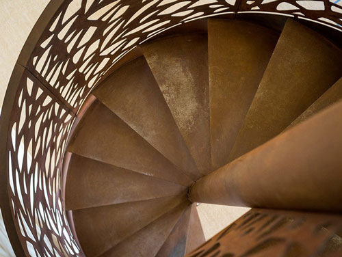 corten-staricase-spiral-designed-steel-steps